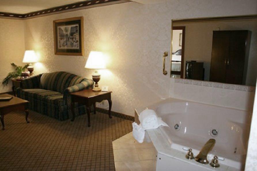 The Plaza Hotel & Suites Winona Δωμάτιο φωτογραφία