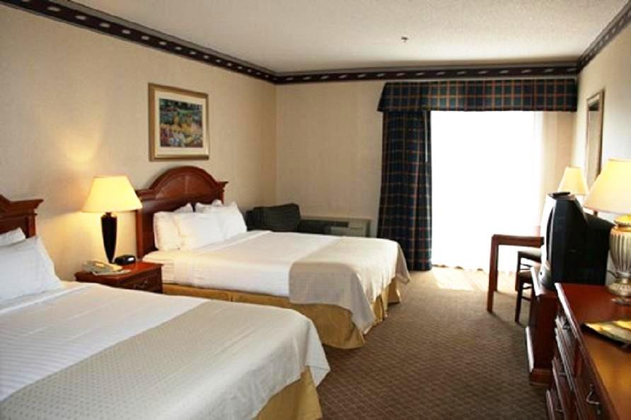 The Plaza Hotel & Suites Winona Δωμάτιο φωτογραφία