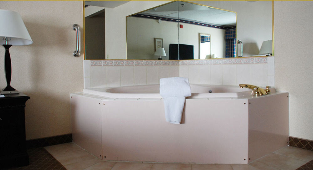 The Plaza Hotel & Suites Winona Εξωτερικό φωτογραφία
